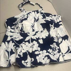 Lands End Women's Flutter High Neck Halter Tankini Top. NWT